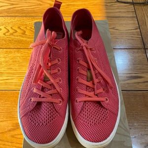 Women’s Sofft light weight brand new tennis shoes